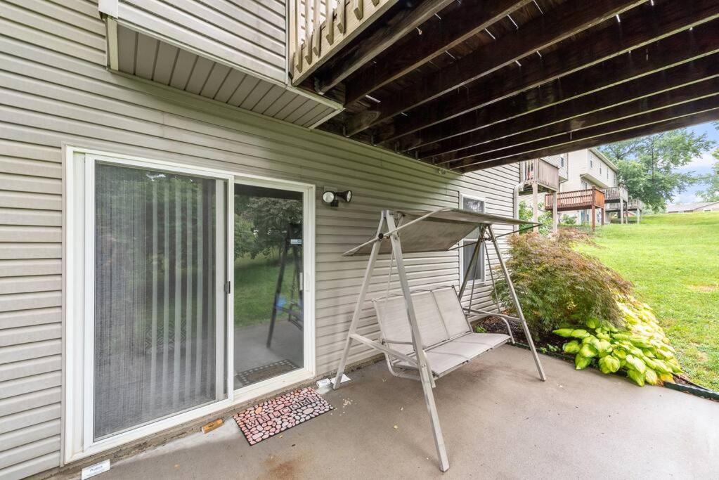Beautiful Townhome, 11 Minutes To Downtown, Kcmo. Kansas City Exterior photo